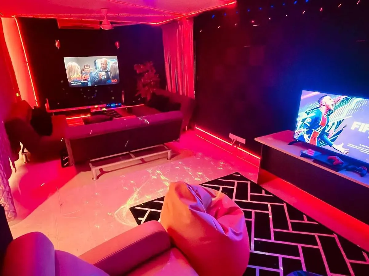 Trendy Family Getaway By Stayco - Mini-Pool, Outdoor Cinema, Air Loft, Ps4, Ktv - Just 2 Mins To Beach! 峇都丁宜 别墅