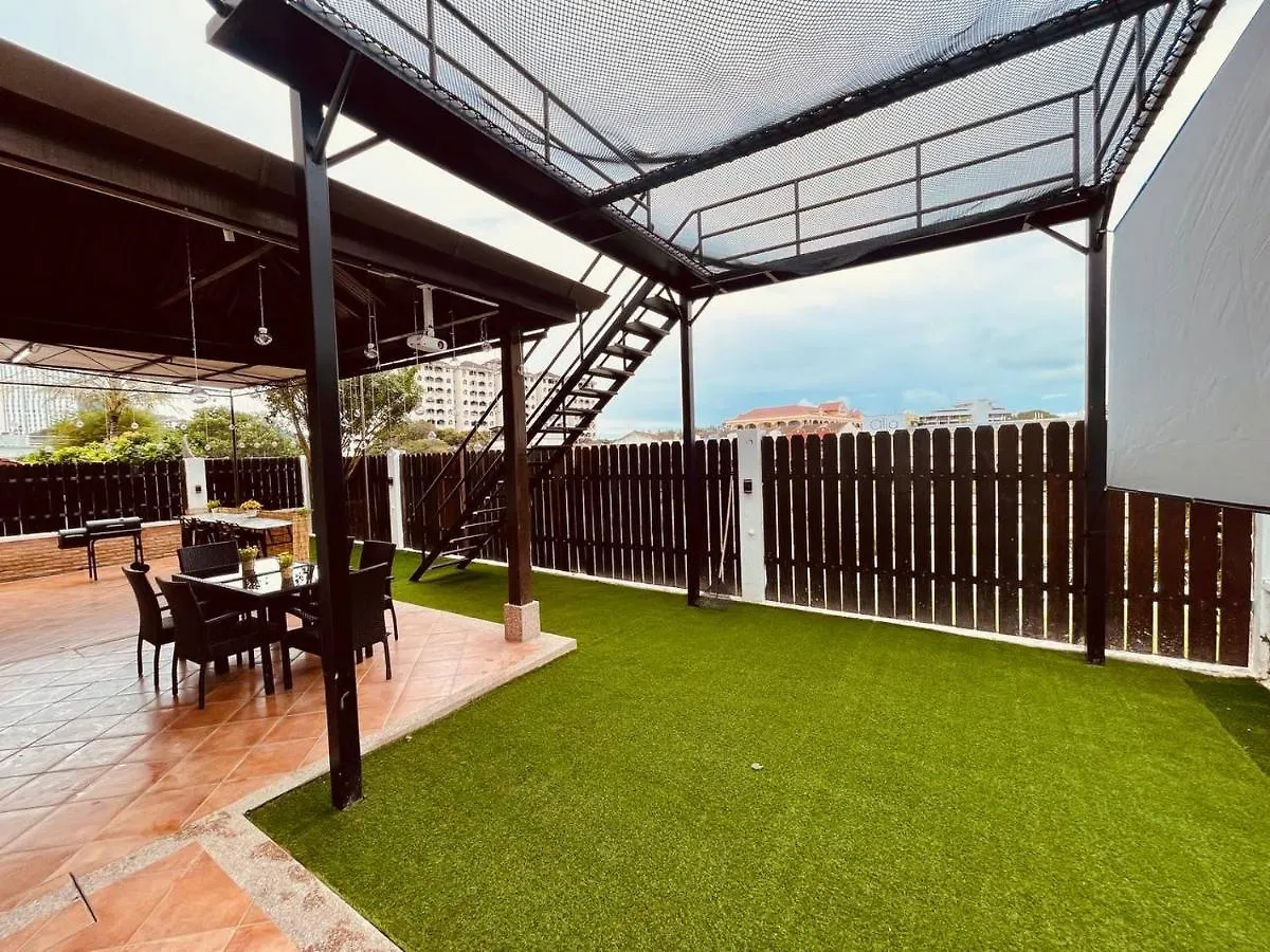 Trendy Family Getaway By Stayco - Mini-Pool, Outdoor Cinema, Air Loft, Ps4, Ktv - Just 2 Mins To Beach! 峇都丁宜 别墅