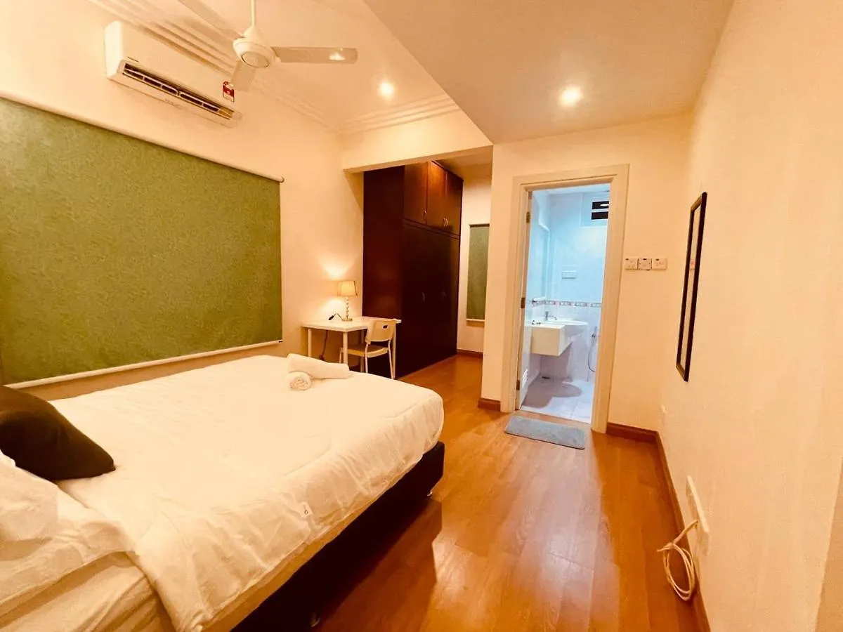 Trendy Family Getaway by Stayco: Beachside Oasis with Mini-Pool & Entertainment Batu Ferringhi Malaysia