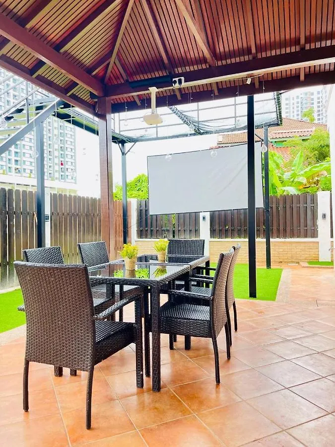 Trendy Family Getaway by Stayco: Beachside Oasis with Mini-Pool & Entertainment Batu Ferringhi Villa