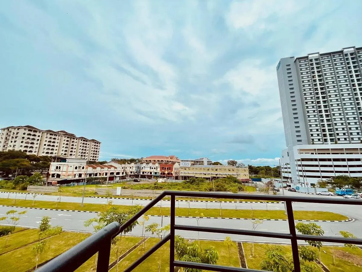 Trendy Family Getaway by Stayco: Beachside Oasis with Mini-Pool & Entertainment Batu Ferringhi Villa