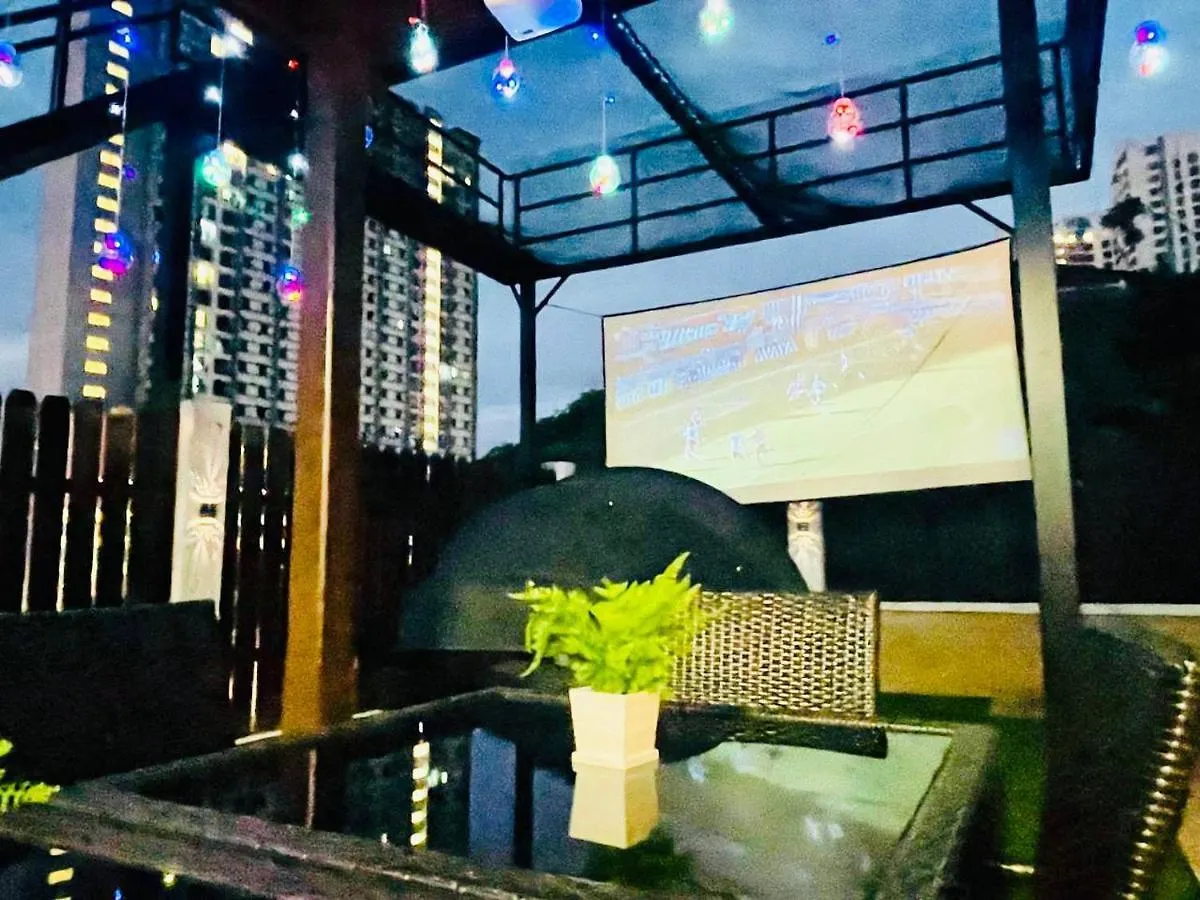 Trendy Family Getaway by Stayco: Beachside Oasis with Mini-Pool & Entertainment Batu Ferringhi Malaysia
