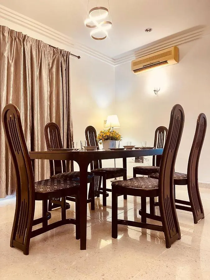 Villa Trendy Family Getaway By Stayco - Mini-Pool, Outdoor Cinema, Air Loft, Ps4, Ktv - Just 2 Mins To Beach! Batu Ferringhi
