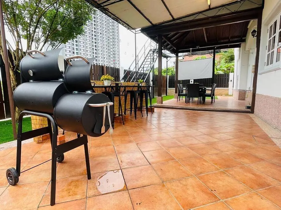 Trendy Family Getaway by Stayco: Beachside Oasis with Mini-Pool & Entertainment Batu Ferringhi Villa