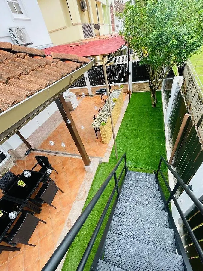 Trendy Family Getaway by Stayco: Beachside Oasis with Mini-Pool & Entertainment Batu Ferringhi Villa